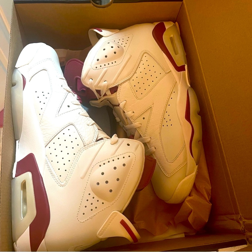 🔥🔥AIR JORDAN 6 maroon🔥🔥